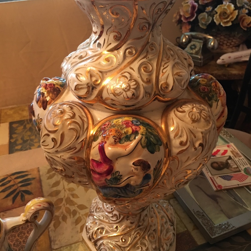 R. Capodimonte MAS Demitasse Vase